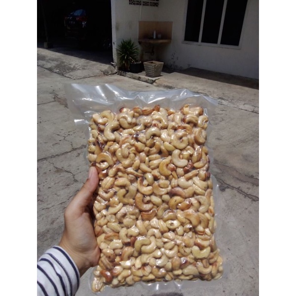 Kacang Mede Mentah Kupas Grade DW 1 - 1 KG (Raw Cashew Nuts)-5